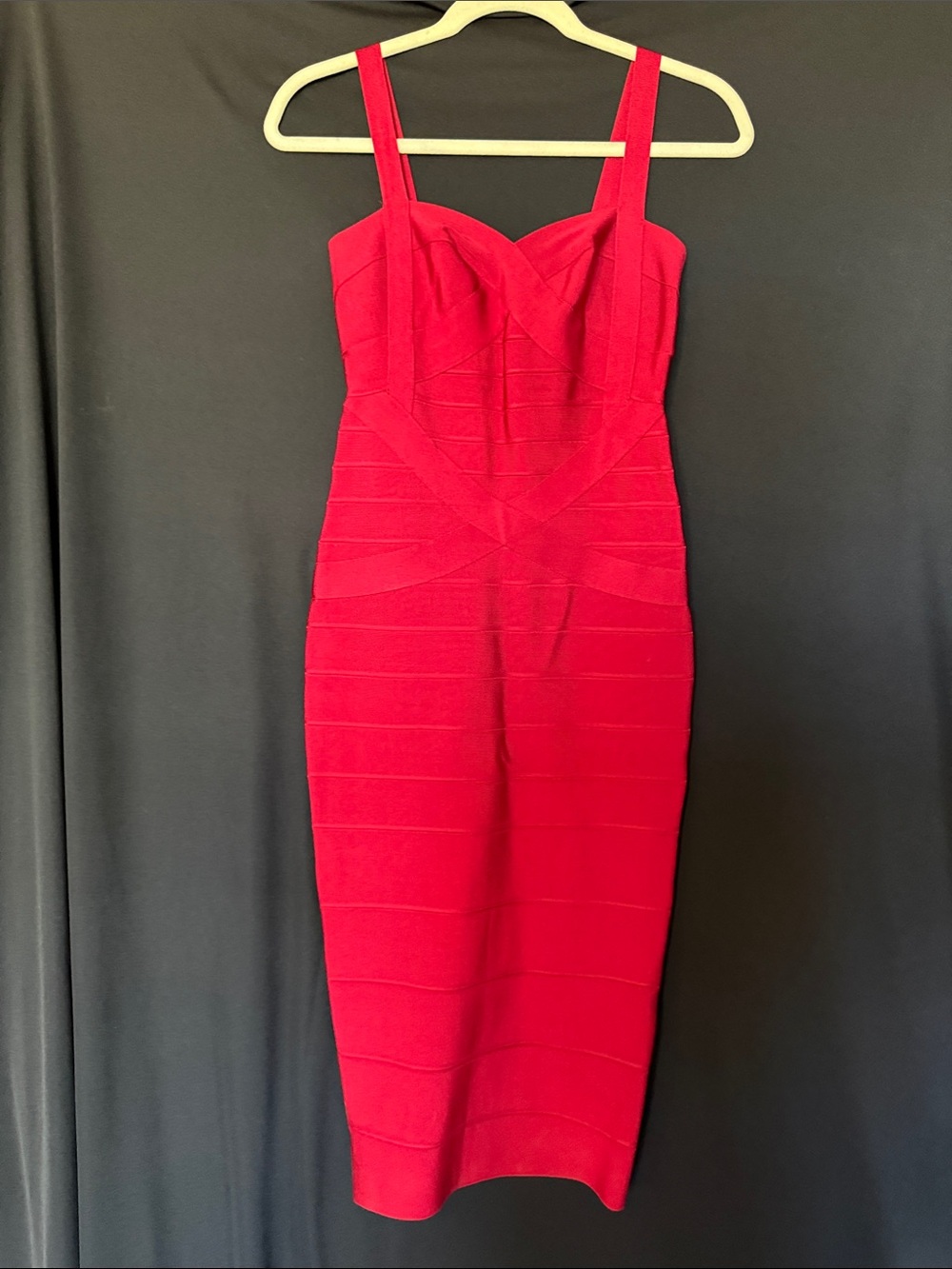 Red Bodycon Midi Dress with Sweetheart Neckline